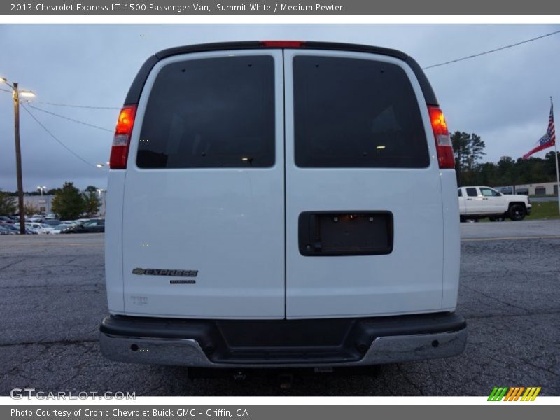 Summit White / Medium Pewter 2013 Chevrolet Express LT 1500 Passenger Van