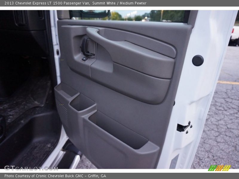 Summit White / Medium Pewter 2013 Chevrolet Express LT 1500 Passenger Van