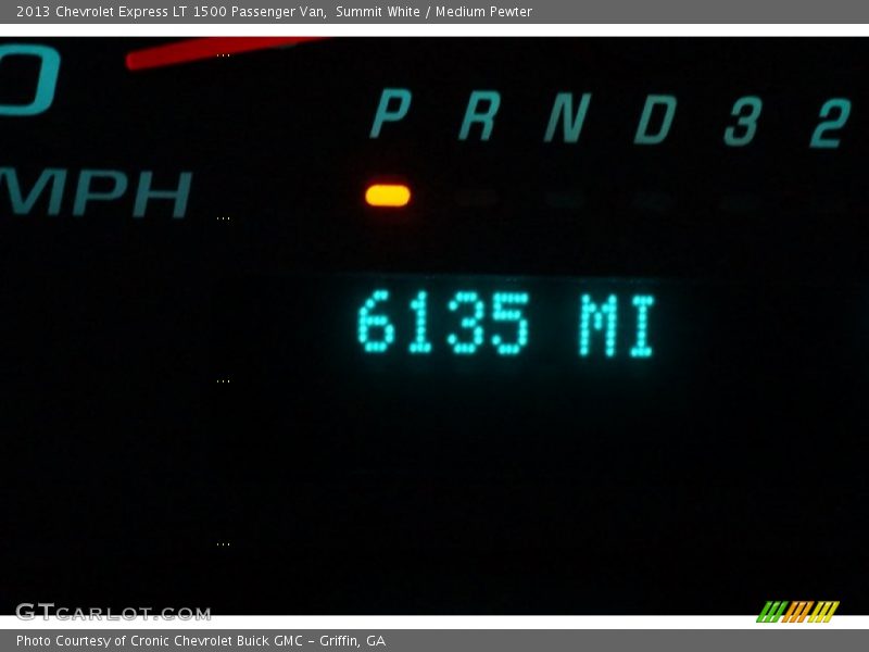 Summit White / Medium Pewter 2013 Chevrolet Express LT 1500 Passenger Van