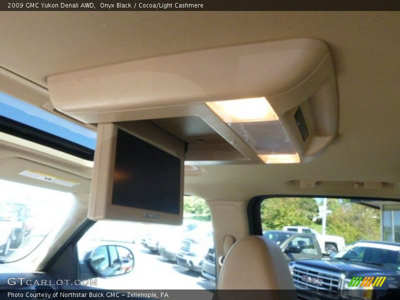 Onyx Black / Cocoa/Light Cashmere 2009 GMC Yukon Denali AWD