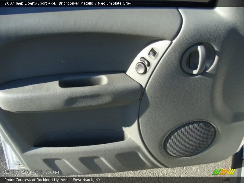 Bright Silver Metallic / Medium Slate Gray 2007 Jeep Liberty Sport 4x4