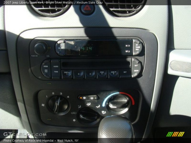 Bright Silver Metallic / Medium Slate Gray 2007 Jeep Liberty Sport 4x4