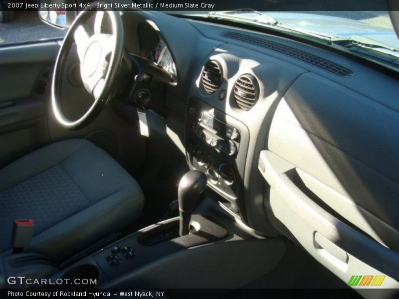 Bright Silver Metallic / Medium Slate Gray 2007 Jeep Liberty Sport 4x4