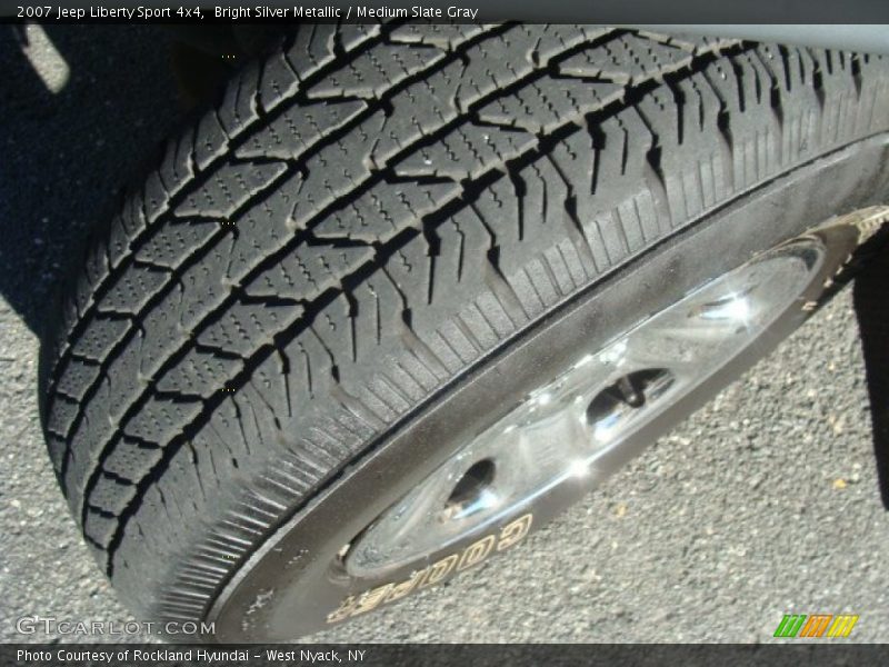 Bright Silver Metallic / Medium Slate Gray 2007 Jeep Liberty Sport 4x4