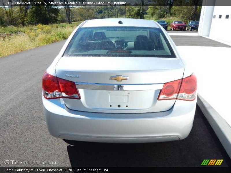 Silver Ice Metallic / Jet Black/Medium Titanium 2014 Chevrolet Cruze LS