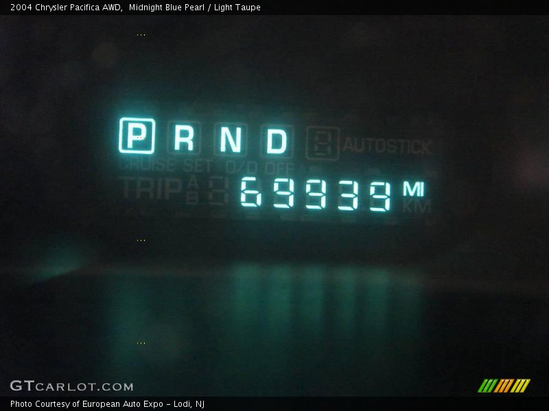 Midnight Blue Pearl / Light Taupe 2004 Chrysler Pacifica AWD
