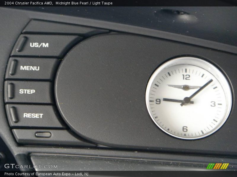 Midnight Blue Pearl / Light Taupe 2004 Chrysler Pacifica AWD