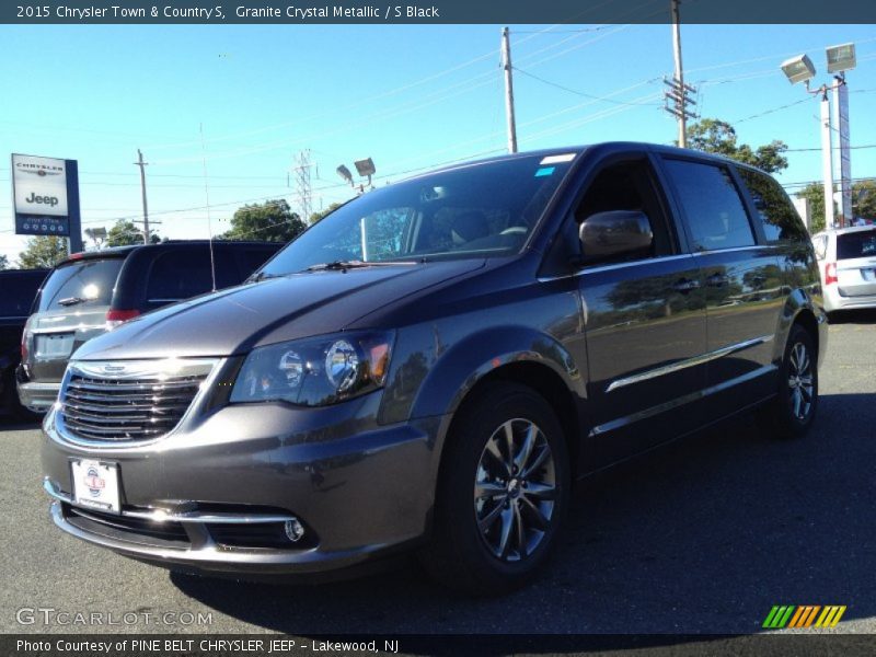 Granite Crystal Metallic / S Black 2015 Chrysler Town & Country S