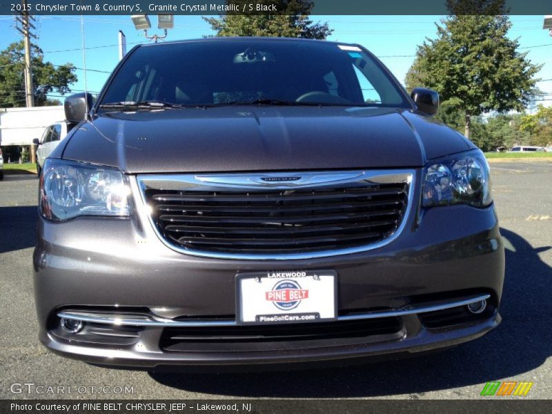 Granite Crystal Metallic / S Black 2015 Chrysler Town & Country S
