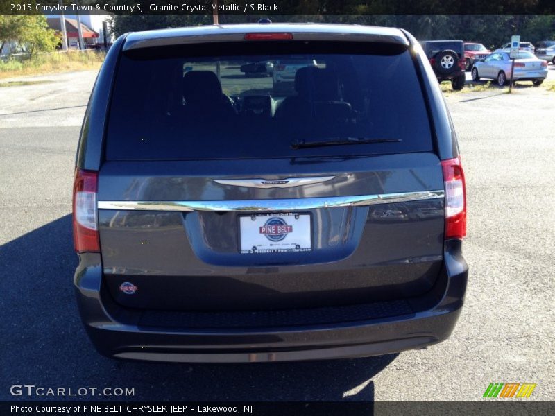 Granite Crystal Metallic / S Black 2015 Chrysler Town & Country S