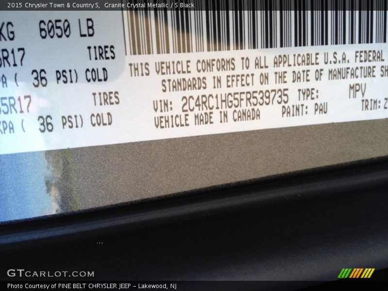 Granite Crystal Metallic / S Black 2015 Chrysler Town & Country S