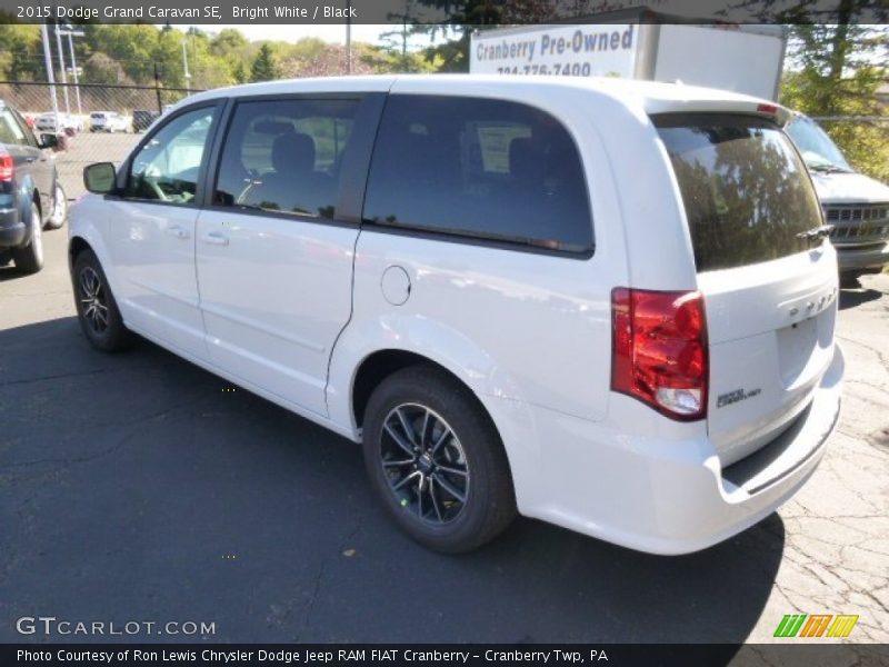 Bright White / Black 2015 Dodge Grand Caravan SE