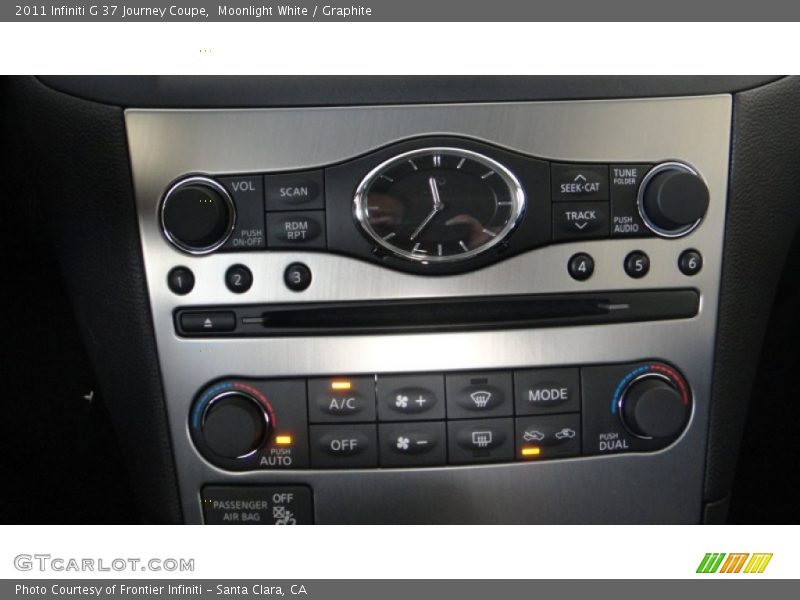 Moonlight White / Graphite 2011 Infiniti G 37 Journey Coupe