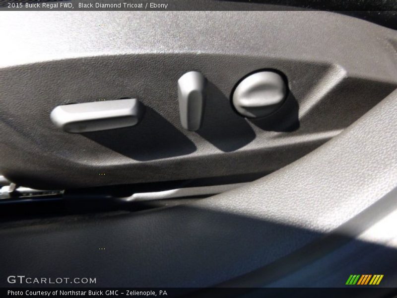 Black Diamond Tricoat / Ebony 2015 Buick Regal FWD