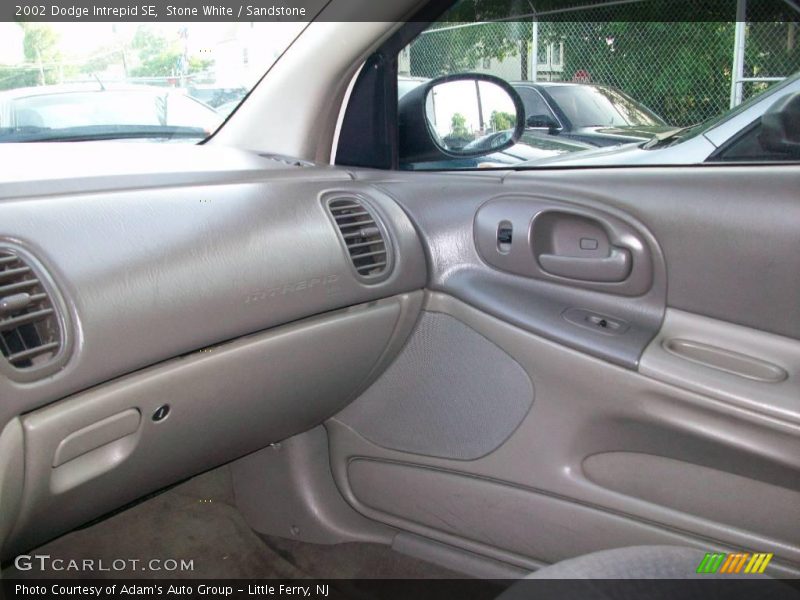 Stone White / Sandstone 2002 Dodge Intrepid SE
