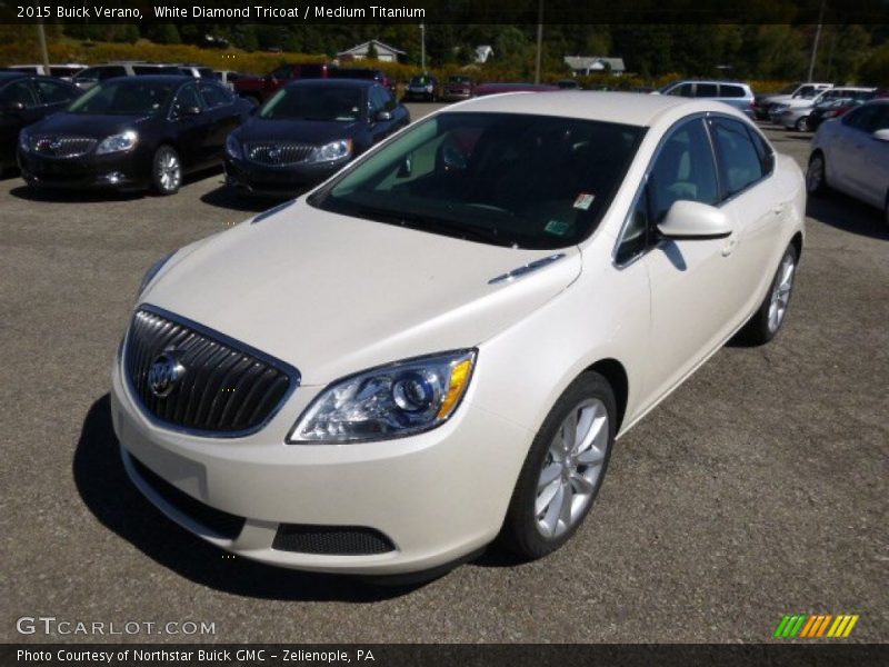 White Diamond Tricoat / Medium Titanium 2015 Buick Verano