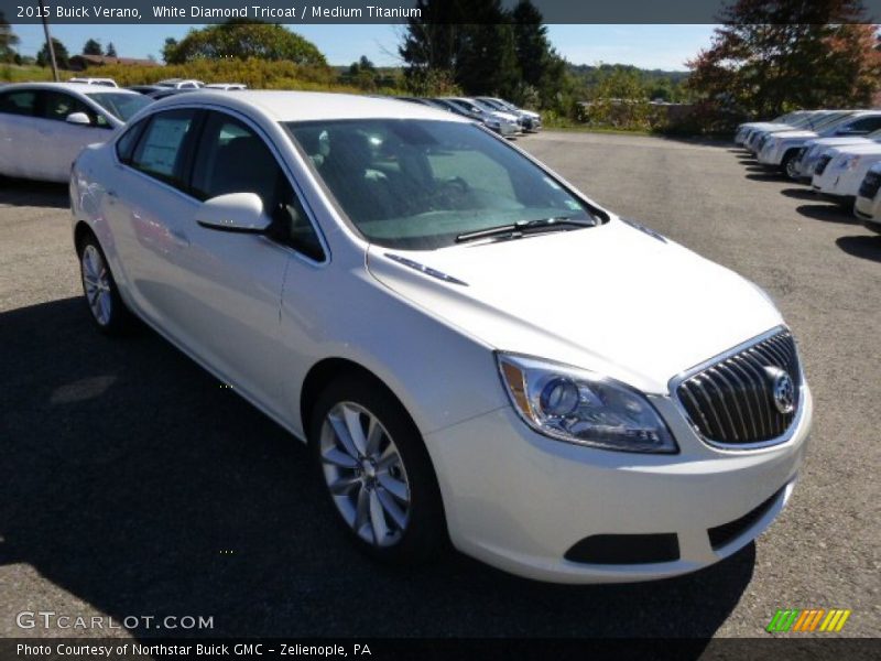 White Diamond Tricoat / Medium Titanium 2015 Buick Verano