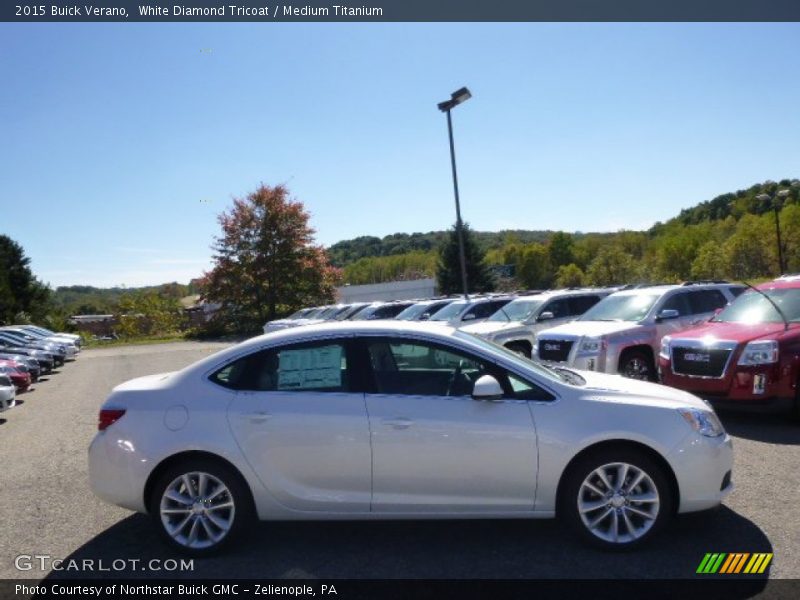 White Diamond Tricoat / Medium Titanium 2015 Buick Verano