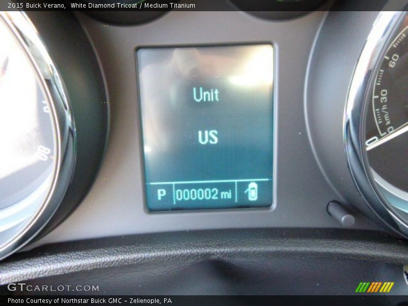 White Diamond Tricoat / Medium Titanium 2015 Buick Verano