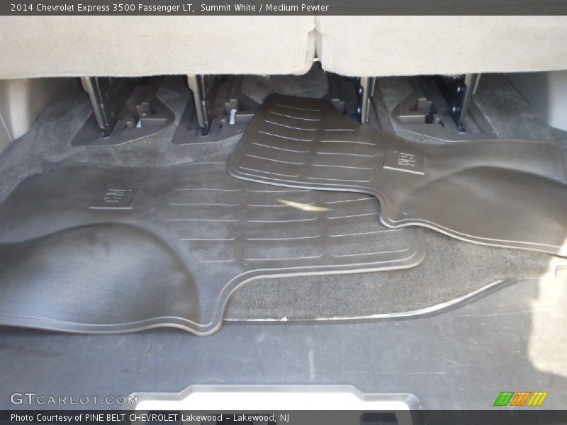 Summit White / Medium Pewter 2014 Chevrolet Express 3500 Passenger LT