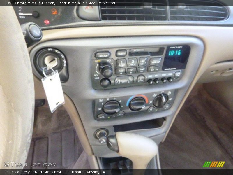 Sandrift Metallic / Medium Neutral 1998 Chevrolet Malibu Sedan
