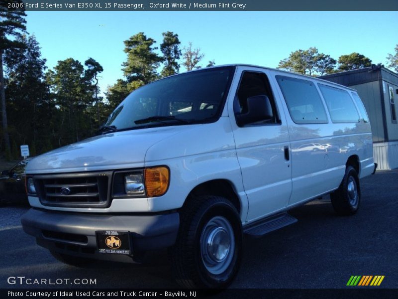 Oxford White / Medium Flint Grey 2006 Ford E Series Van E350 XL 15 Passenger