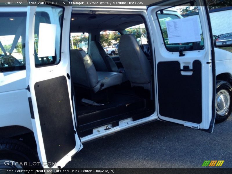 Oxford White / Medium Flint Grey 2006 Ford E Series Van E350 XL 15 Passenger