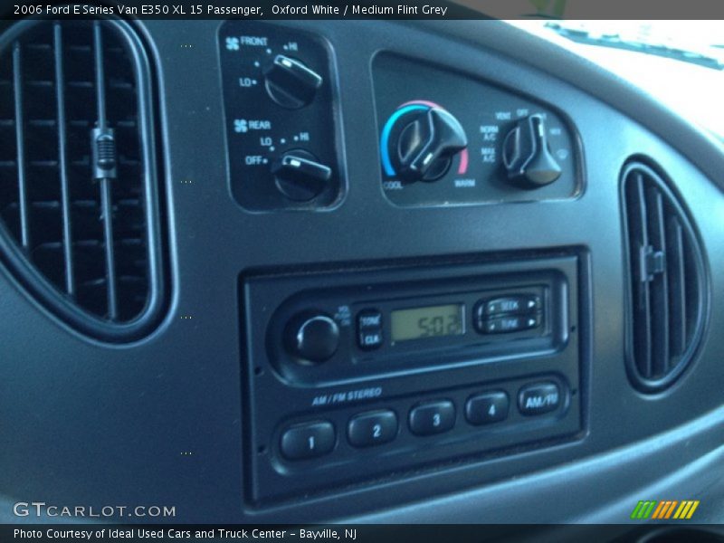 Oxford White / Medium Flint Grey 2006 Ford E Series Van E350 XL 15 Passenger