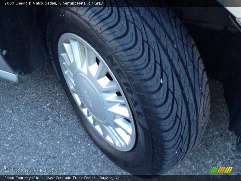 Silvermist Metallic / Gray 2000 Chevrolet Malibu Sedan