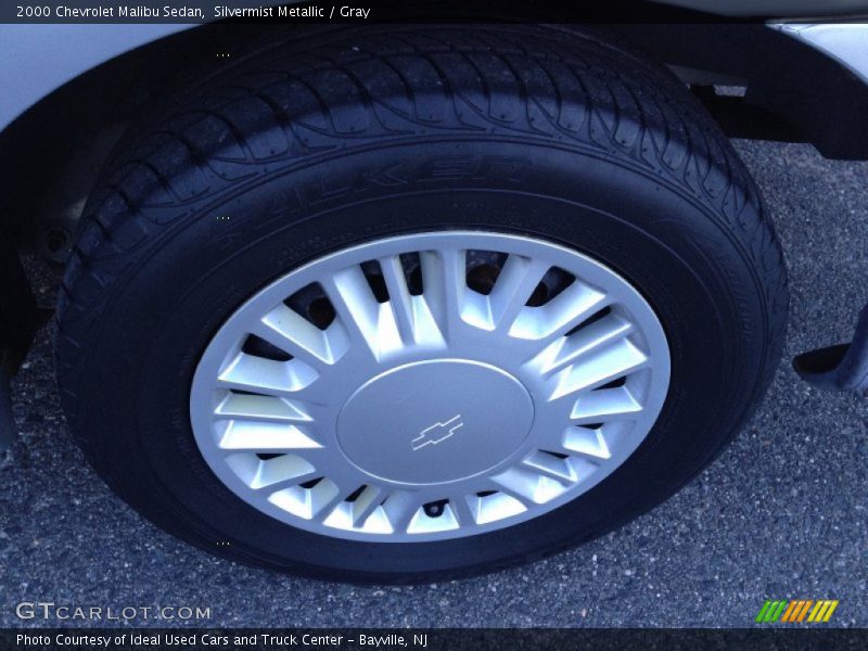 Silvermist Metallic / Gray 2000 Chevrolet Malibu Sedan