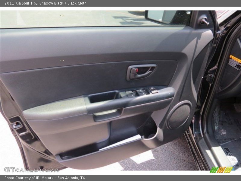 Shadow Black / Black Cloth 2011 Kia Soul 1.6