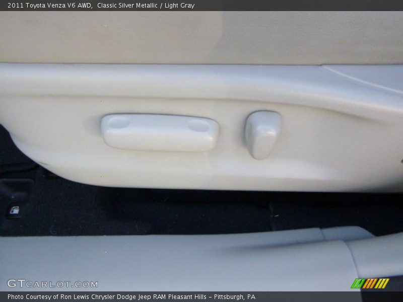 Classic Silver Metallic / Light Gray 2011 Toyota Venza V6 AWD