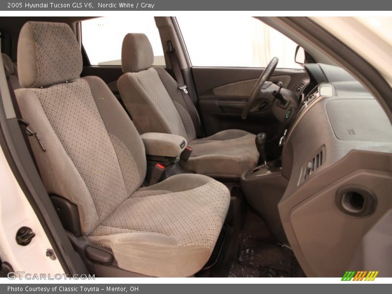 Front Seat of 2005 Tucson GLS V6