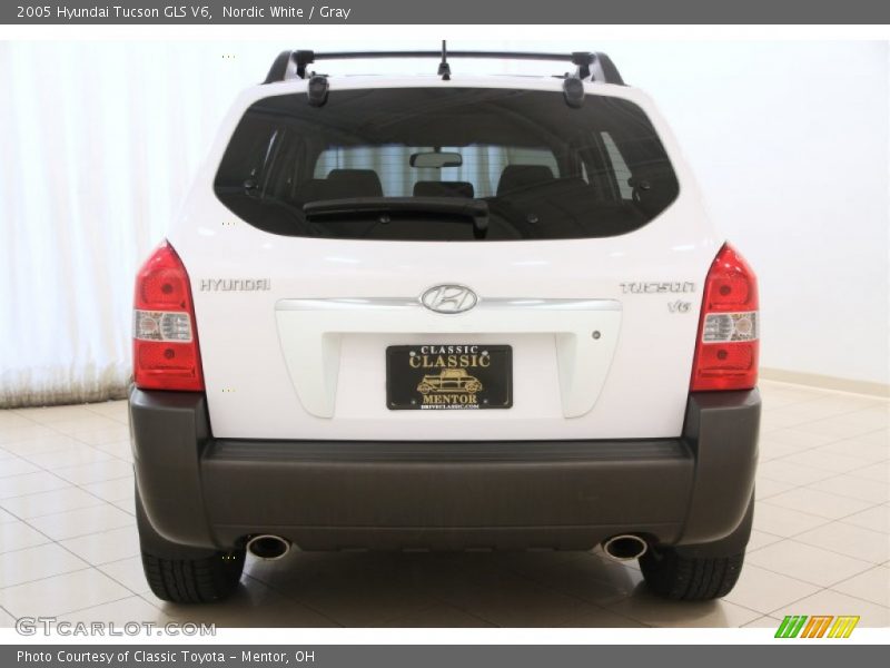 Nordic White / Gray 2005 Hyundai Tucson GLS V6