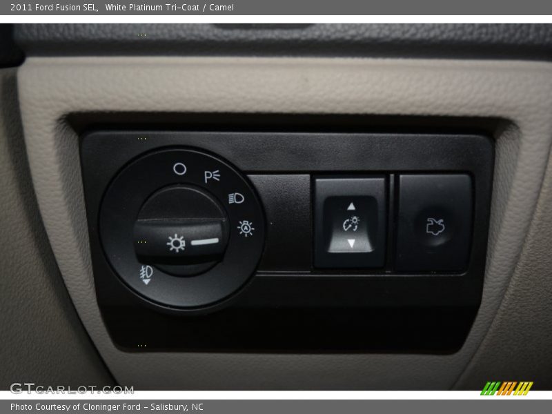 White Platinum Tri-Coat / Camel 2011 Ford Fusion SEL