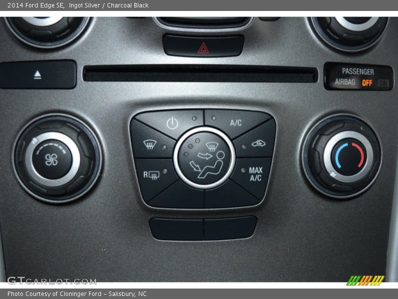 Ingot Silver / Charcoal Black 2014 Ford Edge SE