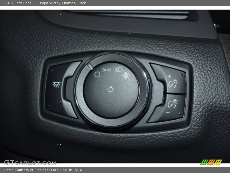 Ingot Silver / Charcoal Black 2014 Ford Edge SE