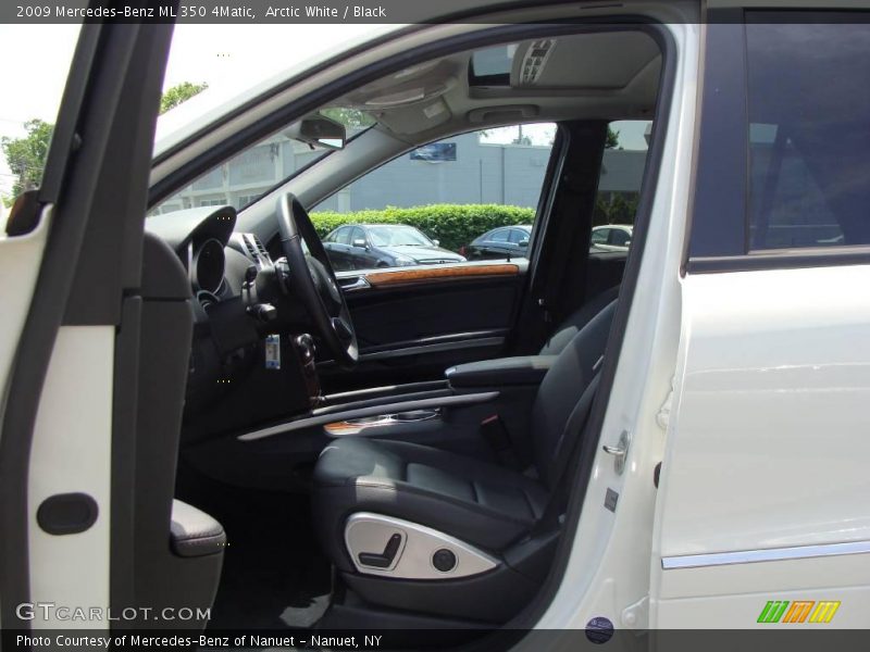 Arctic White / Black 2009 Mercedes-Benz ML 350 4Matic