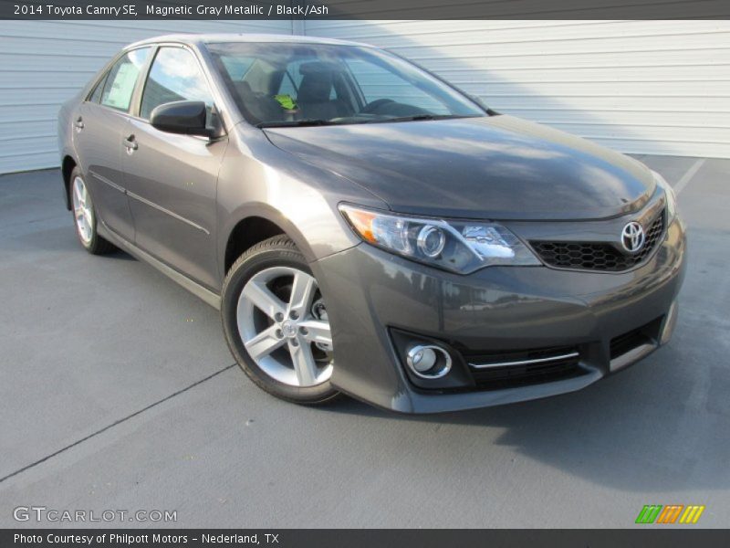 Magnetic Gray Metallic / Black/Ash 2014 Toyota Camry SE