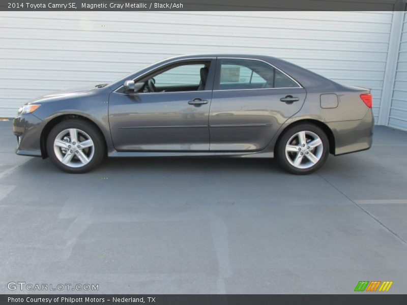 Magnetic Gray Metallic / Black/Ash 2014 Toyota Camry SE