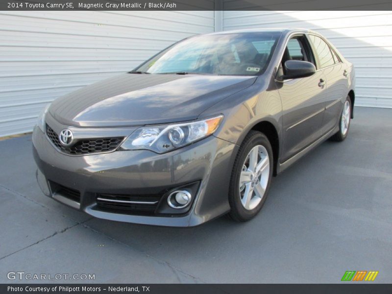 Magnetic Gray Metallic / Black/Ash 2014 Toyota Camry SE