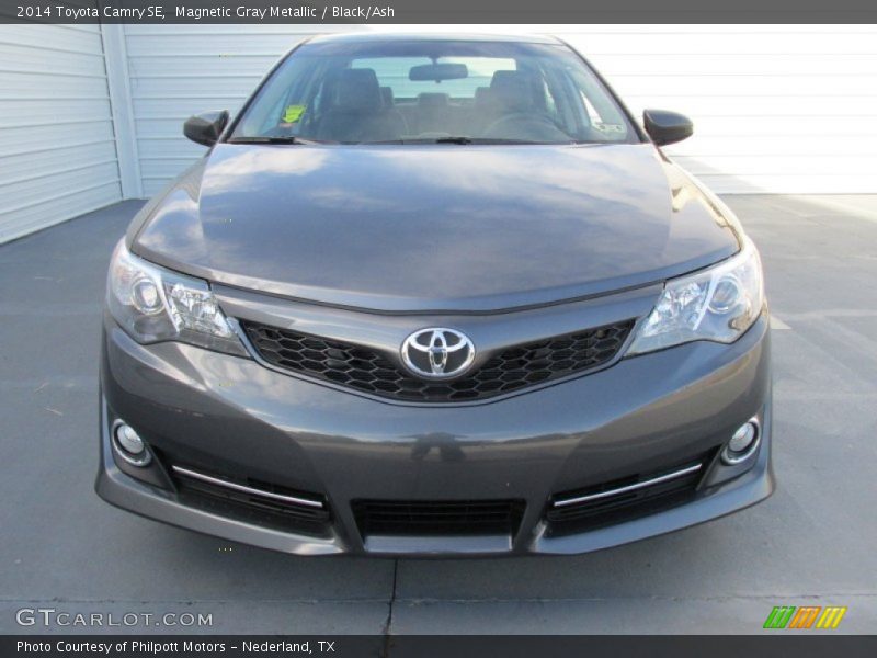 Magnetic Gray Metallic / Black/Ash 2014 Toyota Camry SE