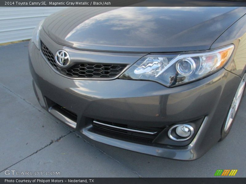 Magnetic Gray Metallic / Black/Ash 2014 Toyota Camry SE