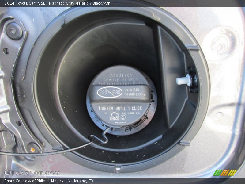 Magnetic Gray Metallic / Black/Ash 2014 Toyota Camry SE