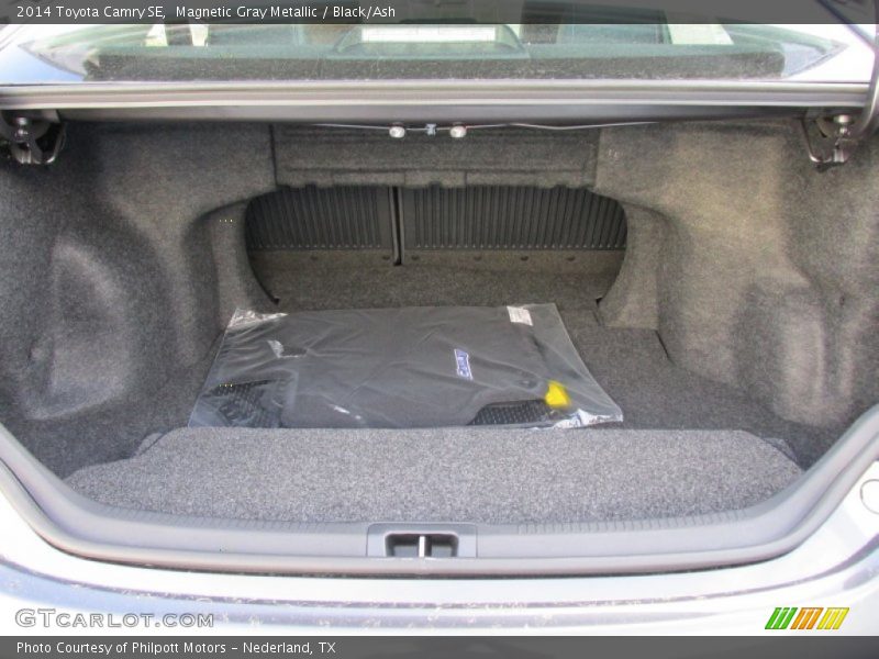 Magnetic Gray Metallic / Black/Ash 2014 Toyota Camry SE