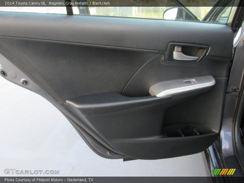Magnetic Gray Metallic / Black/Ash 2014 Toyota Camry SE