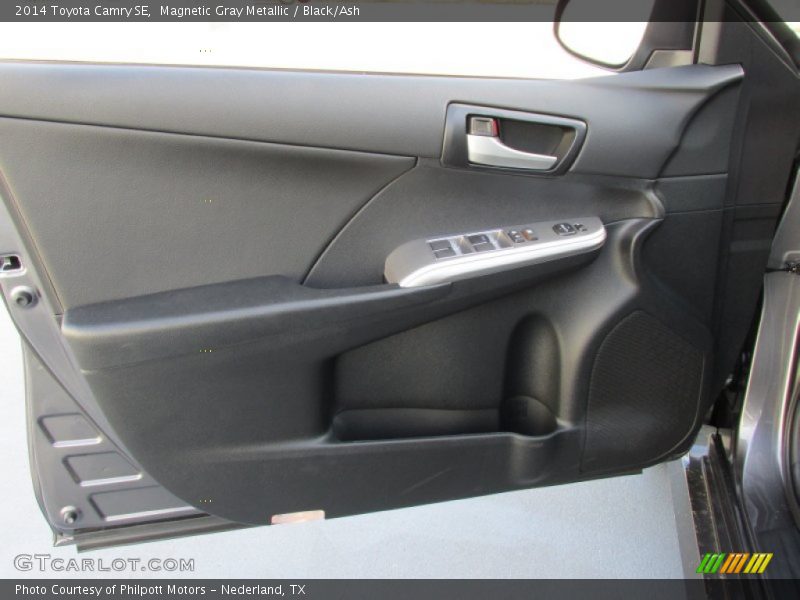Magnetic Gray Metallic / Black/Ash 2014 Toyota Camry SE