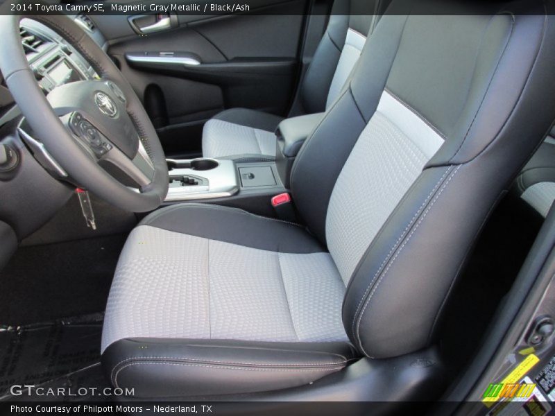Magnetic Gray Metallic / Black/Ash 2014 Toyota Camry SE