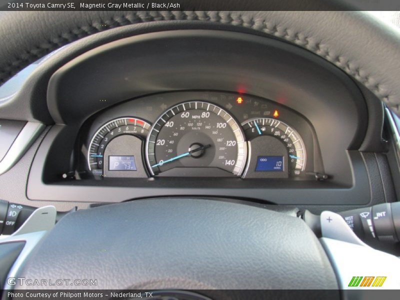 Magnetic Gray Metallic / Black/Ash 2014 Toyota Camry SE