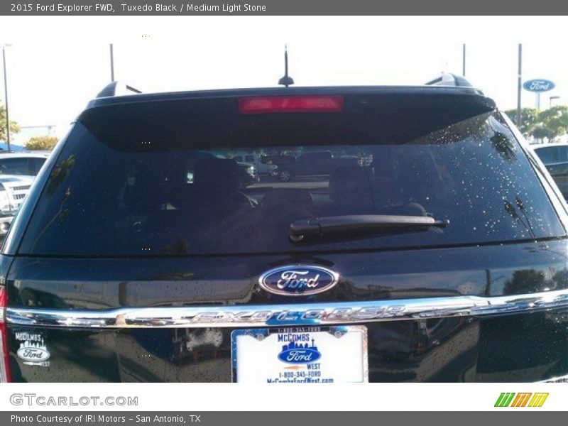 Tuxedo Black / Medium Light Stone 2015 Ford Explorer FWD